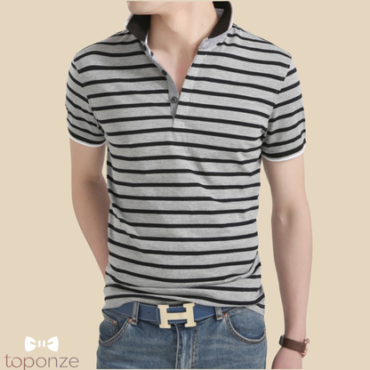 Pólo Masculino Clássico às Riscas Pretas e Brancas